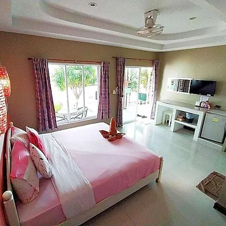 โรงแรม Baan Im Em 2*