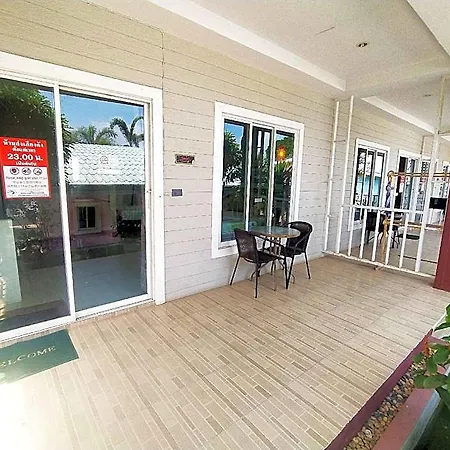 Baan Im Em โรงแรม 2*