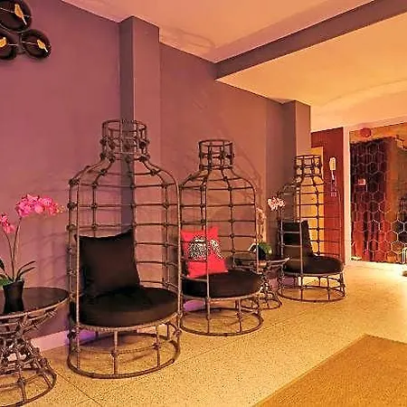 โรงแรม The Weekend