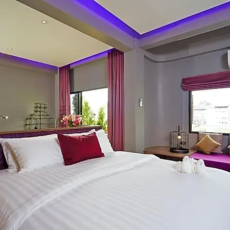 โรงแรม The Weekend 3*