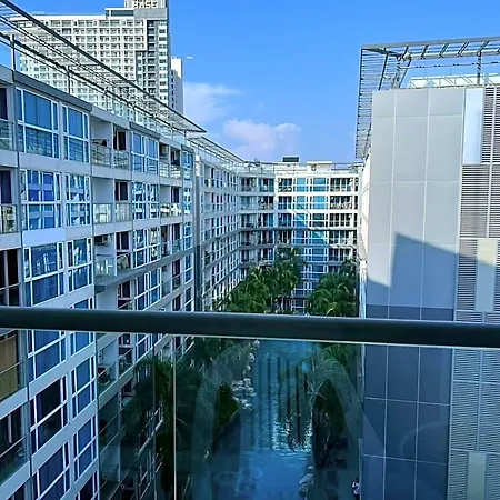 โรงแรม Azure 4*