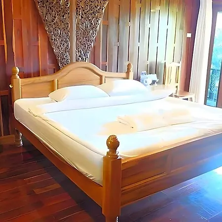Deeden Hotel 3*