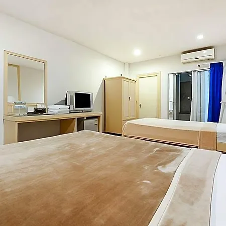 Hotel Deeden 3*