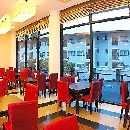 Lakkhana Poolside Pattaya