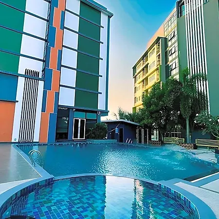 รีสอร์ท Lakkhana Poolside Pattaya