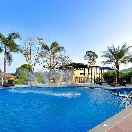 Lakkhana Poolside รีสอร์ท 4*