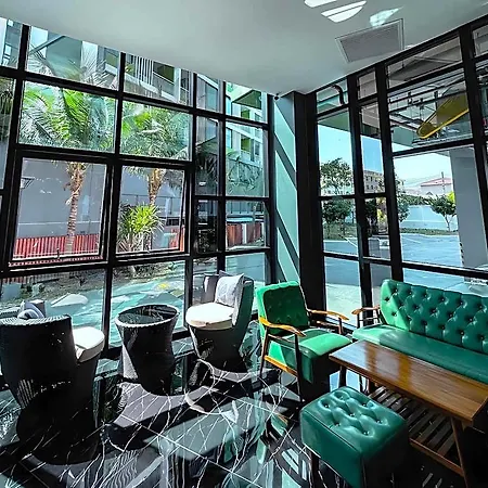 รีสอร์ท Lakkhana Poolside Pattaya