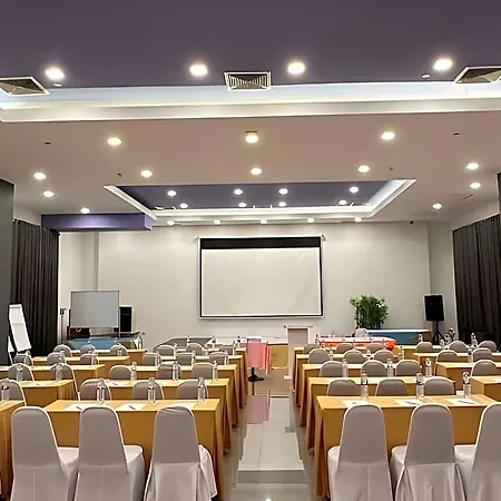 รีสอร์ท Lakkhana Poolside