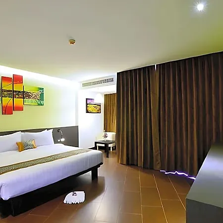 รีสอร์ท Lakkhana Poolside Pattaya
