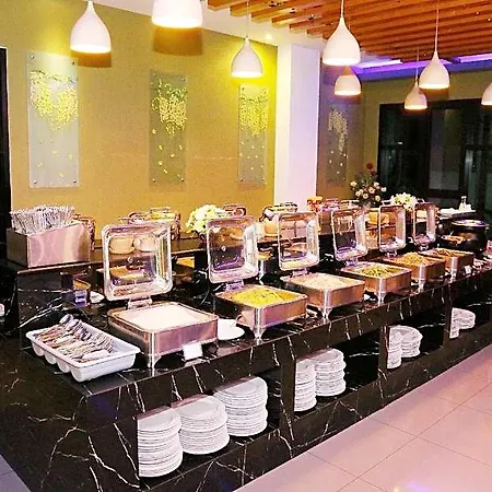 รีสอร์ท Lakkhana Poolside 4*