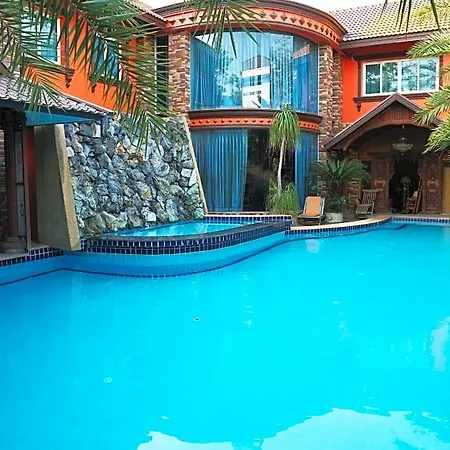 โรงแรม Khunsri Art Boutique Pattaya
