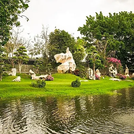 Khunsri Art Boutique
