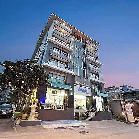 Adelphi โรงแรม