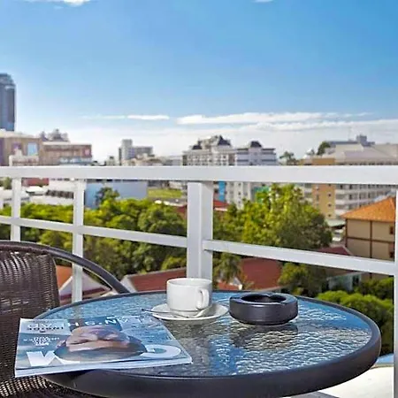 Adelphi โรงแรม