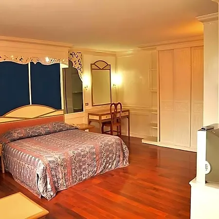 Hotel Highfive