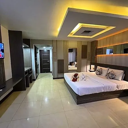 Hotel Mr. Mac's