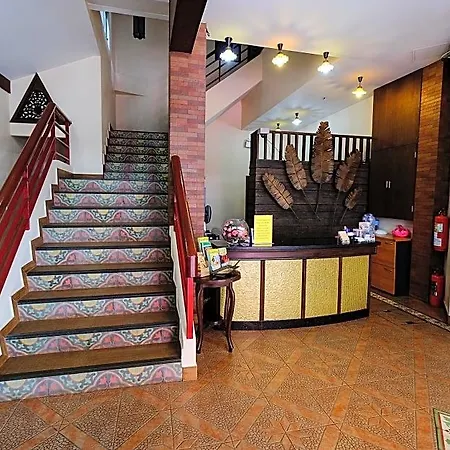 Inn The Red Balcony