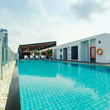 Travelodge Hotel 3*