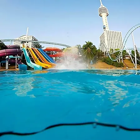 ดิ ไอคอนเพลซ 1 แอท พัทยากลาง โรงแรม