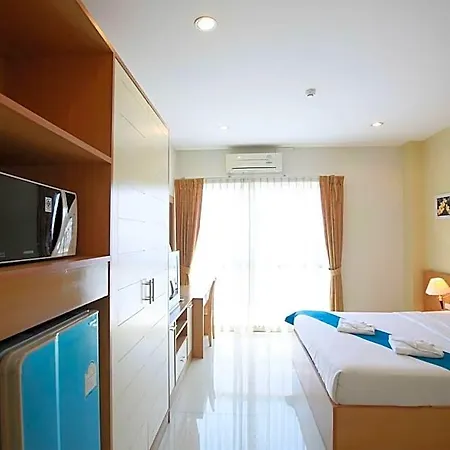 ดิ ไอคอนเพลซ 1 แอท พัทยากลาง โรงแรม Pattaya