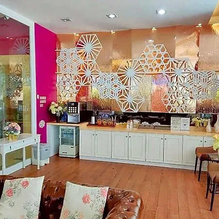 ดิ ไอคอนเพลซ 1 แอท พัทยากลาง โรงแรม