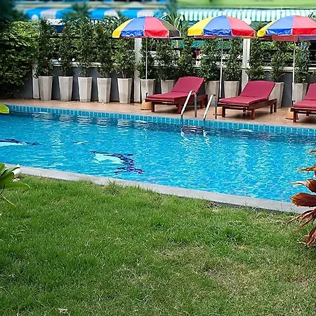 โรงแรม เดอะไรท์