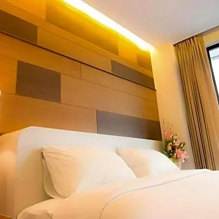 โรงแรม P72 2*