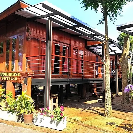 Wood House 3*