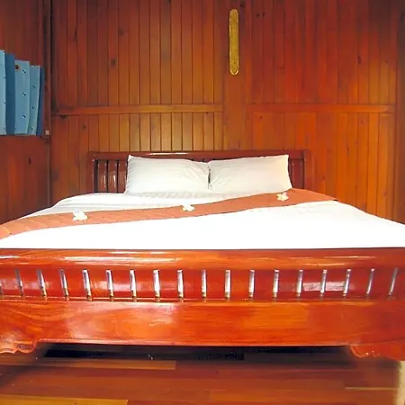 Wood House 3*