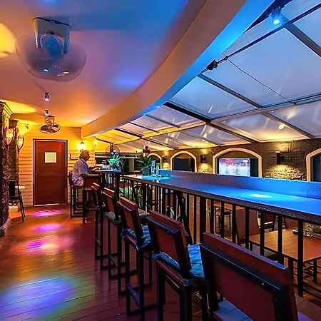 Hotel Tara Court 3*