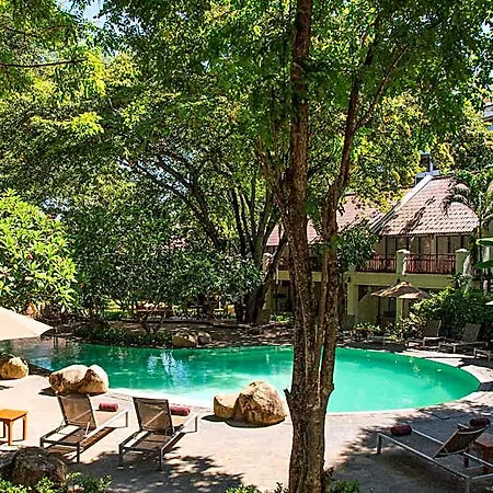 โรงแรม Woodlands