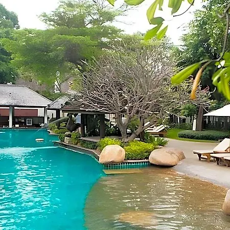 Woodlands โรงแรม