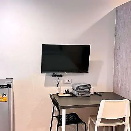 Aree House Poshtel Hotel 3*