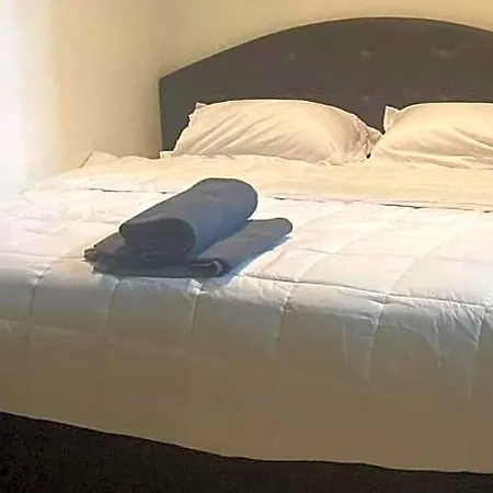 The Sports Lounge Hotel 2*