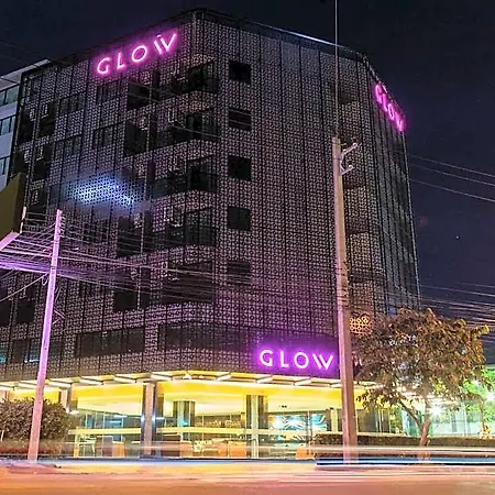 Glow โรงแรม 4*