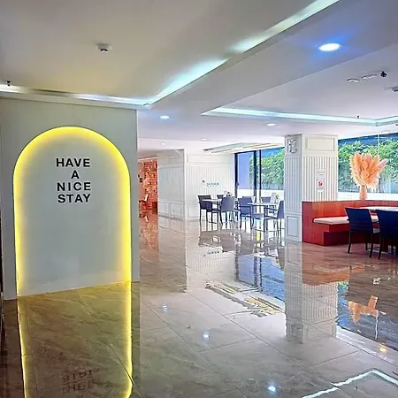 Golden Jomtien Hotel