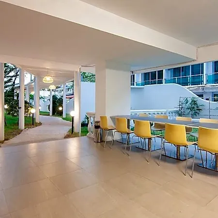 Golden Jomtien Hotel 5*