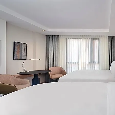 Courtyard By Marriott North Hotel