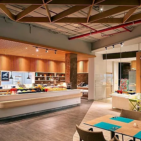 โรงแรม Ozo North
