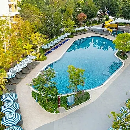 โรงแรม Ozo North 4*