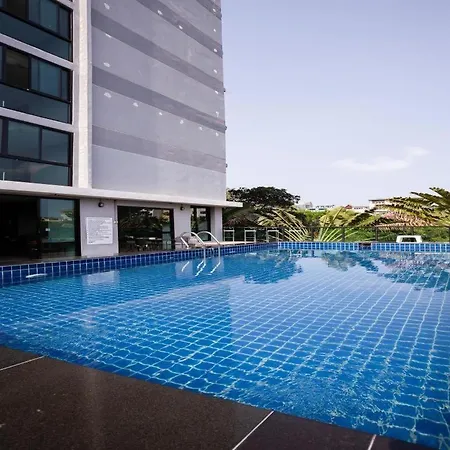 โรงแรม B2 South