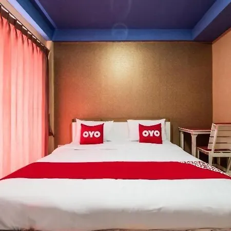 Oyo 826 Cozy Hotel 2*