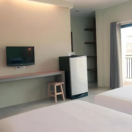 Hotel Yellow Moon 2*