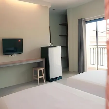 Hotel Yellow Moon 2*