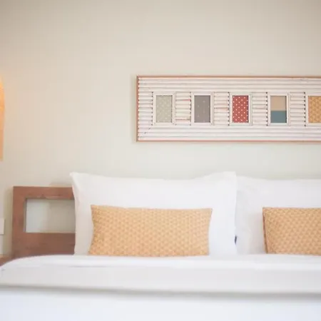 Hotel Yellow Moon