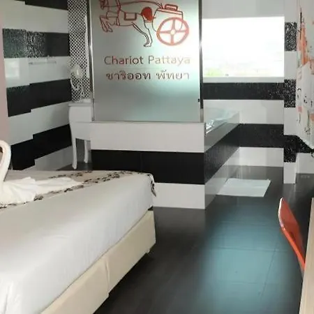 Chariot Hotel 3*