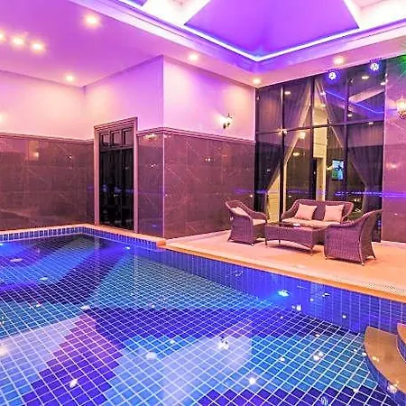 Villa Pool Pattaya