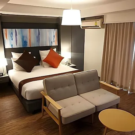 โรงแรม Journeyhub