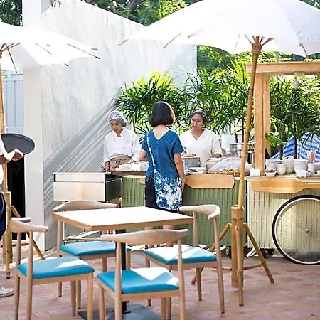 Deeprom โรงแรม