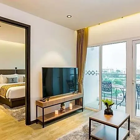 Surestay By Western T Hotel 4*